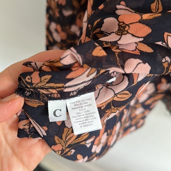 LOFT floral wide balloon sleeved blouse size M - Picture 3 of 13